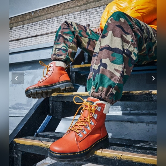 Dr. Martens Burnt Orange Shearling Lined Leather Combat Boots Size 7 - Picture 16 of 16